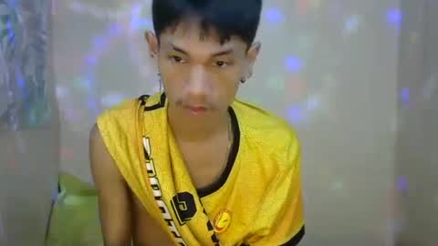Snapshot of 0cir_asiansatisfy chatting on December 6, 8:18 pm RICK online show from December 6, 8:18 pm
