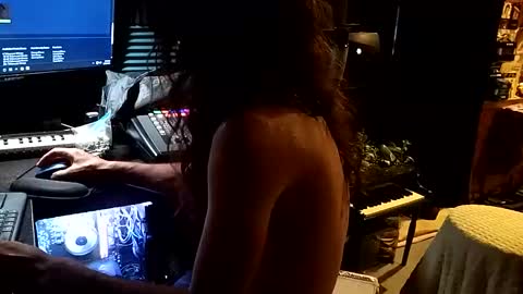 123lsd1993 online show from June 1, 1:06 am