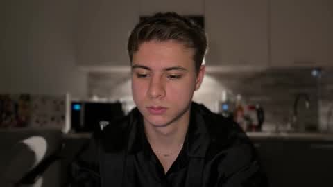 Lance online show from November 6, 6:22 pm