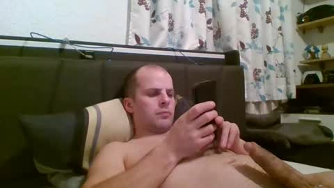 Snapshot of 19berni91 chatting on December 8, 6:17 pm berni online show from December 8, 6:17 pm