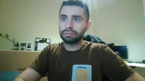 Snapshot of 1kamilkamil11 chatting on December 24, 11:00 pm kam online show from December 24, 11:00 pm