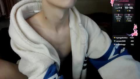 Snapshot of 1vampirella_gs chatting on September 24, 12:43 am Milos online show from September 24, 12:43 am