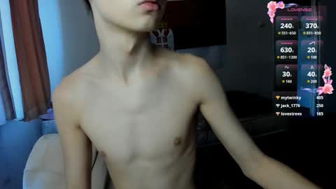 Snapshot of 1vampirella_gs chatting on October 17, 10:41 am Milos online show from October 17, 10:41 am