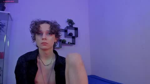 Snapshot of 1vampirella_gs chatting on December 27, 10:12 am Milos online show from December 27, 10:12 am