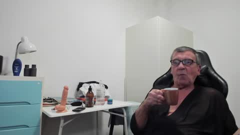Snapshot of 200gentleman chatting on January 12, 7:21 pm Henk online show from January 12, 7:21 pm