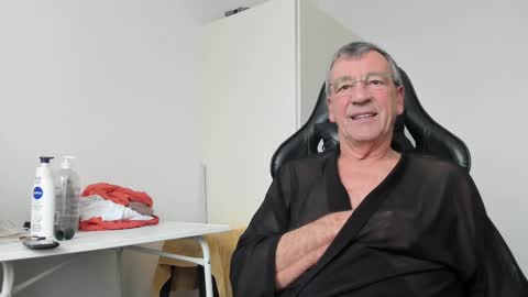 Snapshot of 200gentleman chatting on February 14, 2:02 pm Henk online show from February 14, 2:02 pm