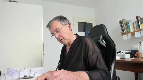 Snapshot of 200gentleman chatting on February 27, 3:15 pm Henk online show from February 27, 3:15 pm
