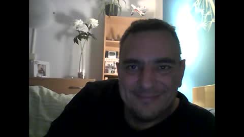 2025eyesforyou online show from October 26, 6:43 pm