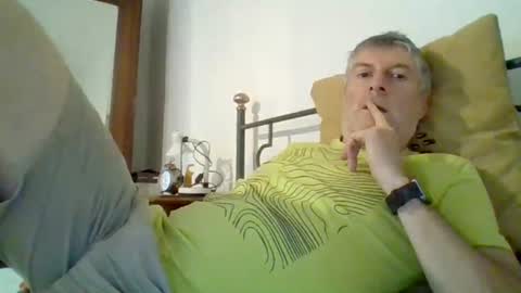 22esserre online show from June 19, 12:43 pm