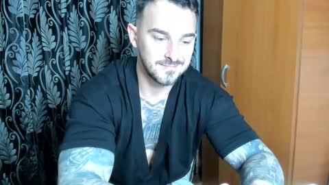 2sexymuscles online show from April 16, 8:09 pm