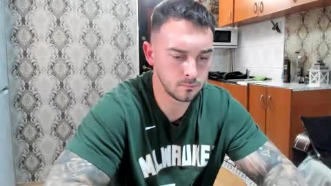 2sexymuscles online show from November 4, 9:38 pm