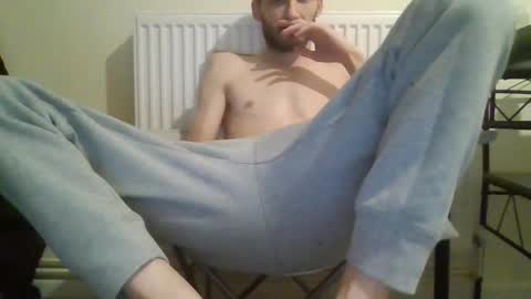 420feetloverr420 online show from October 30, 12:35 am