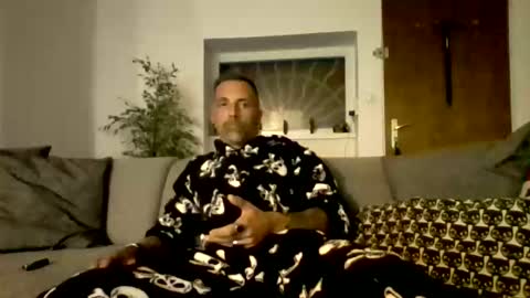 Num online show from November 23, 6:19 pm