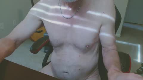 Snapshot of 6stringer62 chatting on March 1, 8:42 pm 6stringer62 online show from March 1, 8:42 pm