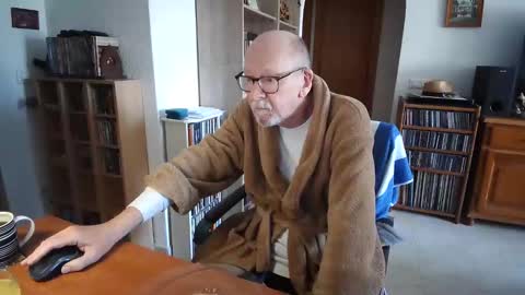  Papi  online show from March 22, 9:47 am