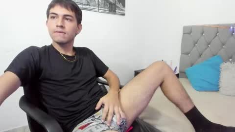 DERECK online show from February 8, 1:05 pm