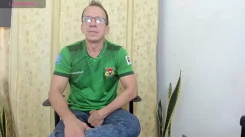 Axel online show from June 22, 11:37 am