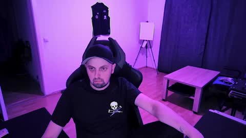Dennis online show from June 3, 11:43 pm