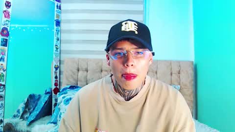 mod online show from February 24, 4:46 am