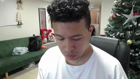 Panda  online show from December 4, 2:18 am