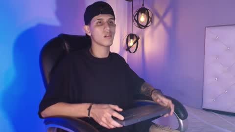 wav online show from December 14, 5:58 am