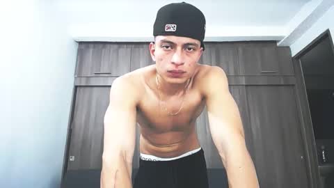 Juan Pablo-independent model online show from September 17, 2:34 am