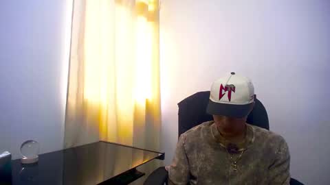 Juan Pablo-independent model online show from February 15, 7:50 pm