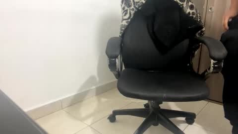 Juan Pablo-independent model online show from February 17, 5:04 am