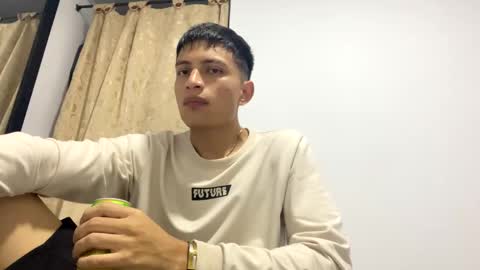 Juan Pablo-independent model online show from January 4, 4:44 am