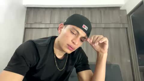 Juan Pablo-independent model online show from October 7, 3:43 am