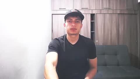 Juan Pablo-independent model online show from September 26, 6:11 am