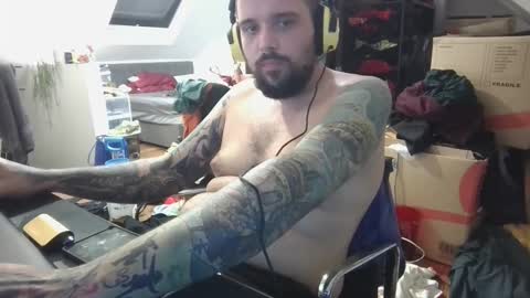 _smiley_bear27 online show from January 16, 10:07 am