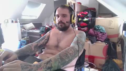 _smiley_bear27 online show from January 14, 5:01 am