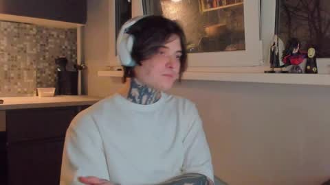 _torfin_ online show from April 5, 11:23 pm