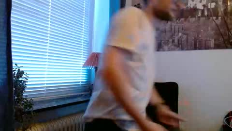 _whoisthatguy_ online show from October 25, 3:25 pm