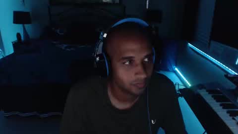 a4orce online show from October 4, 3:00 am