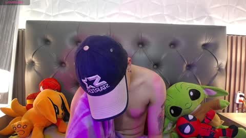 Snapshot of aaron_blink1 chatting on January 29, 5:45 pm Aaron online show from January 29, 5:45 pm
