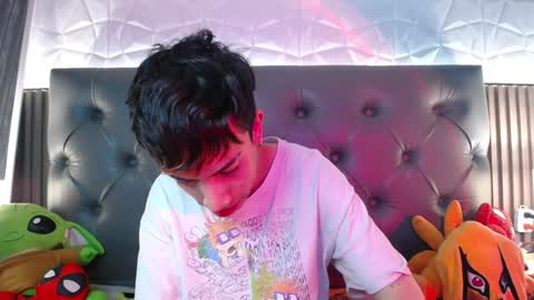 Snapshot of aaron_blink1 chatting on January 23, 7:18 pm Aaron online show from January 23, 7:18 pm