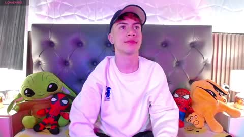 Snapshot of aaron_blink1 chatting on January 27, 1:19 pm Aaron online show from January 27, 1:19 pm