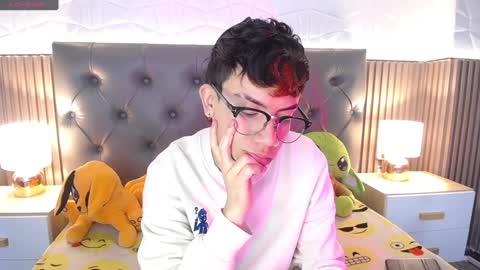 Snapshot of aaron_blink1 chatting on January 7, 3:11 pm Aaron online show from January 7, 3:11 pm