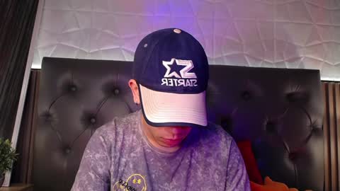 Snapshot of aaron_blink1 chatting on December 27, 5:16 pm Aaron online show from December 27, 5:16 pm