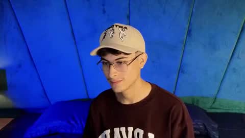 Aaron Ezequiel online show from September 30, 9:51 pm