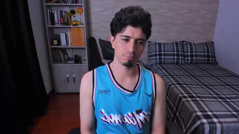 Aaron online show from December 20, 9:44 pm