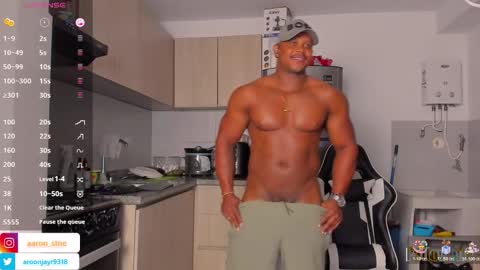 Aaron online show from February 4, 11:22 pm