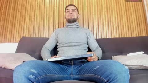 ig aaron hunter123 online show from March 23, 2:12 pm