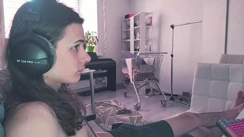 hi  cum in pvt noi extra tip online show from April 2, 2:14 pm