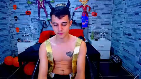 Snapshot of adam_hot11 chatting on October 19, 10:46 pm adam hot11 online show from October 19, 10:46 pm