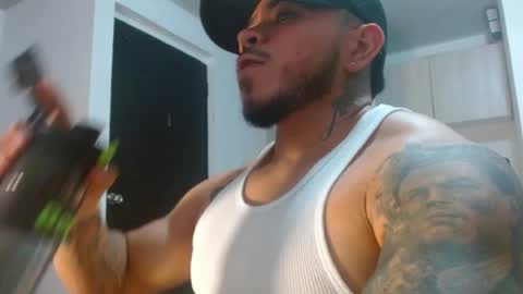 adam shilder7 online show from April 18, 1:18 am