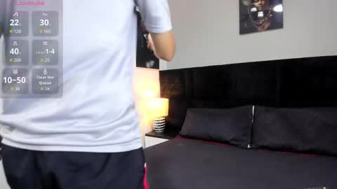 adam_walker_1 online show from March 21, 1:37 pm