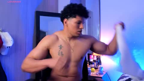 adambrocs1 online show from January 11, 1:54 am